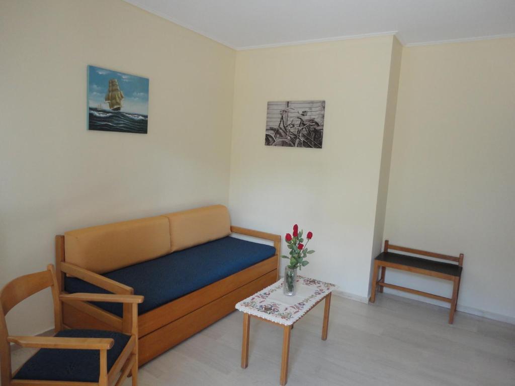 Oceania Hotel Karfás Zimmer foto