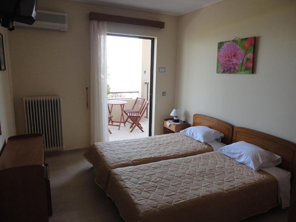 Oceania Hotel Karfás Zimmer foto