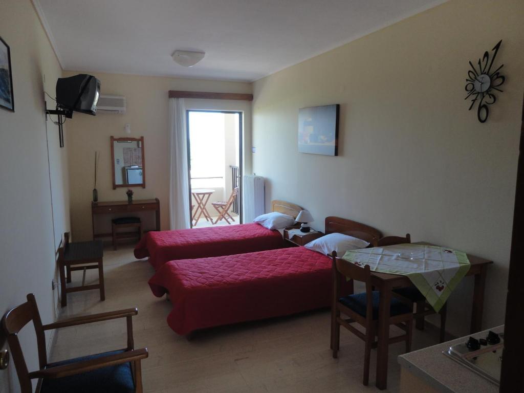 Oceania Hotel Karfás Zimmer foto