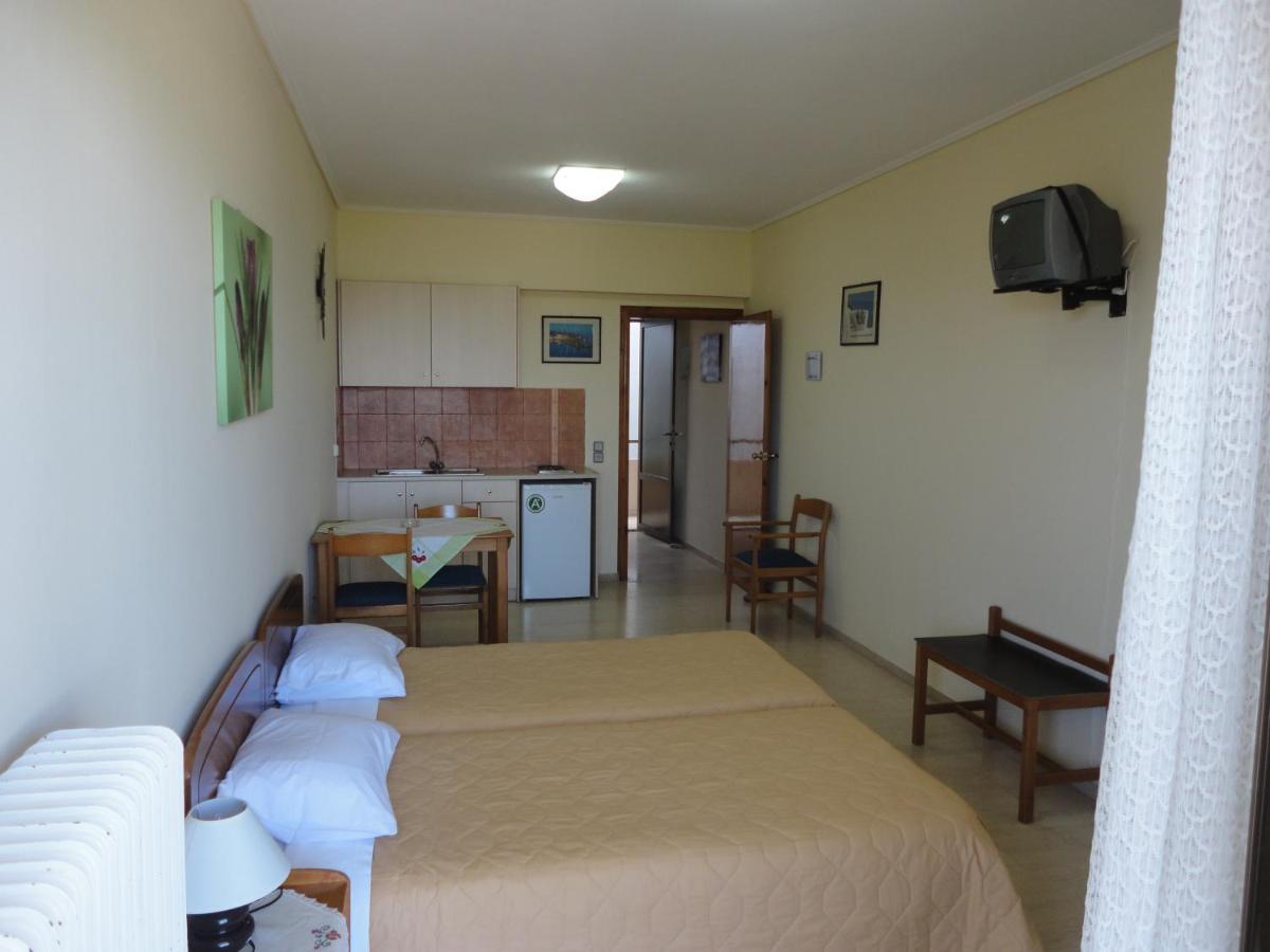 Oceania Hotel Karfás Zimmer foto